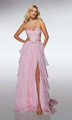 Romantisches Rouge Trägerloses A-Linien-Kleid mit Blumenverzierungen und gestuftem Chiffonrock: Ballkleid