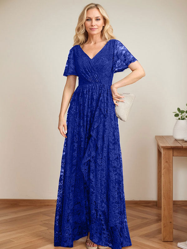 A-Linien-Kleid mit V-Ausschnitt, asymmetrischem Spitzenbesatz und Kaskadenrüschen für die Mutter der Braut 