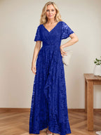 A-Linien-Kleid mit V-Ausschnitt, asymmetrischem Spitzenbesatz und Kaskadenrüschen für die Mutter der Braut 
