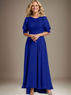 A-Linien-Kleid mit asymmetrischem Chiffon-Spitzenausschnitt und Perlenstickerei für die Mutter der Braut. 
