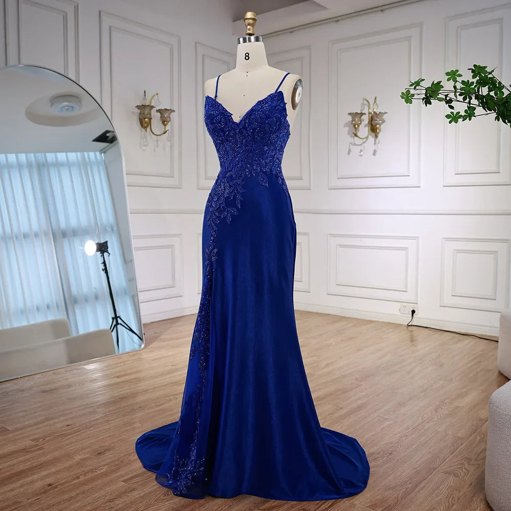 Luxuriöses marineblaues Spitzen-Abendkleid mit Schlitz und Spaghettiträgern LA73041
