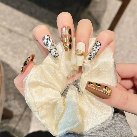 10pcs Handmade Press On Nails Matte Brown Mid-lenght Coffin False Nails Metal Chain Pearl Decor Artificial Fake Nail For Autumn
