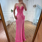 Luxuriöses, pinkfarbenes Meerjungfrauen-Abendkleid mit Federn und Perlenbesatz sowie Schlitz LA72987