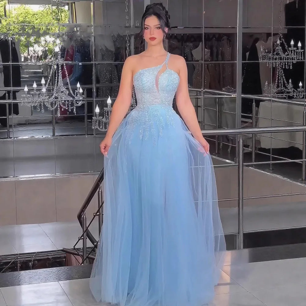 Serene Hill blaues A-Linien-Abendkleid mit Spaghettiträgern und One-Shoulder-Schnitt, Modell 2025, LA72589 