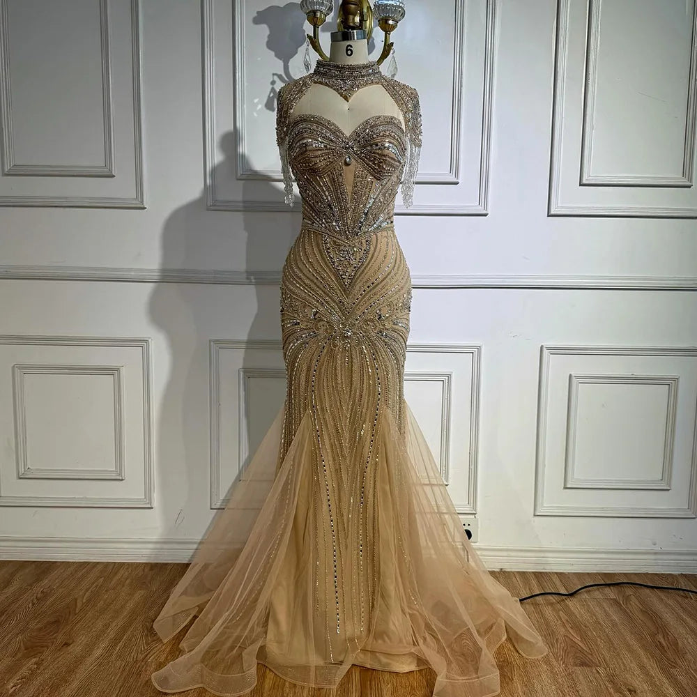 Luxuriöses, nudefarbenes, perlenbesetztes Meerjungfrauen-Abendkleid mit hohem Kragen, LA72897 