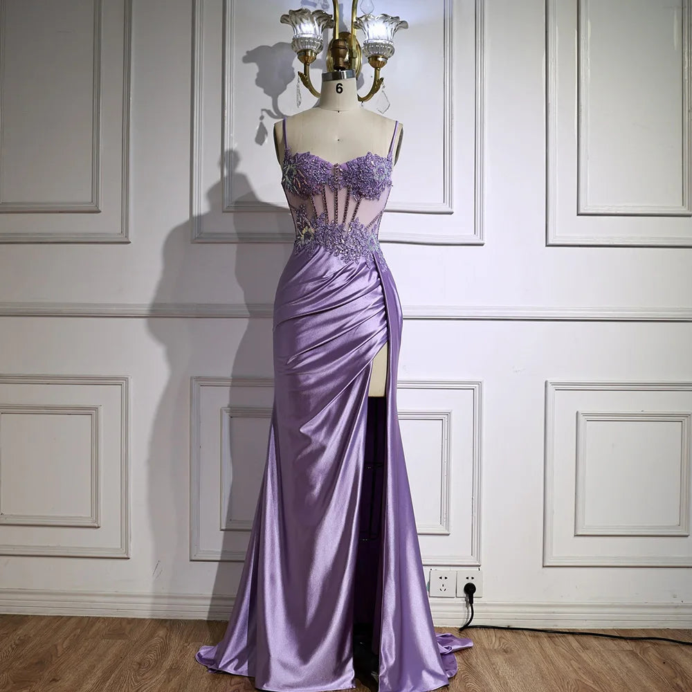 Luxuriöses mintgrünes Satin-Abendkleid mit Perlenbesatz und Schlitz LA72995