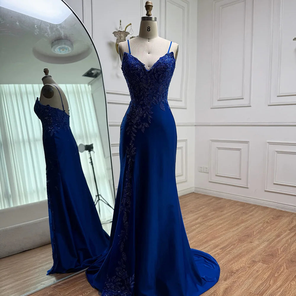 Luxuriöses marineblaues Spitzen-Abendkleid mit Schlitz und Spaghettiträgern LA73041