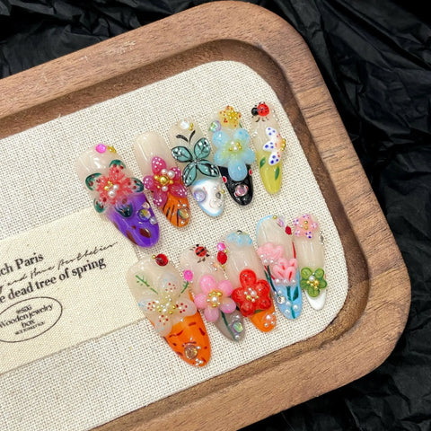 10 Stück Kreative Sommer-Falsche Nägel Handgefertigte 3D Bunte Blumen-Insekten-Designs Drücken Sie auf die Nägel Y2k Französischer Stil Frühling Gefälschte Nägel 
