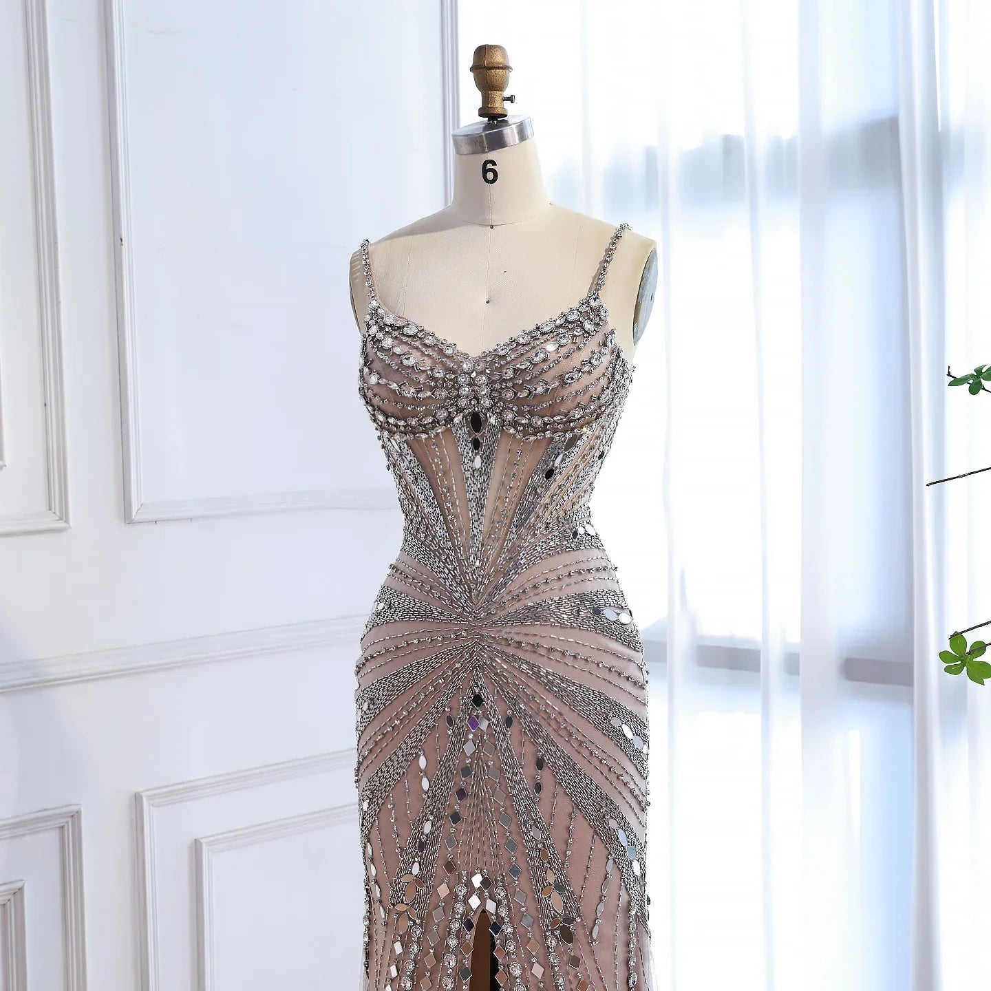 Luxuriöses, nudefarbenes Meerjungfrauen-Abendkleid mit Korsett und Perlenbesatz LA72803A