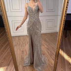 Vestido de noche de sirena de lujo con abertura alta y cuentas color nude LA73340