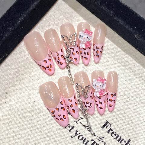 10 Stück rosa französische künstliche Nagelflicken, handgefertigt, lange Mandelform, zum Aufdrücken der Nägel, Leopardenmuster, Metallketten-Designs, falsche Nagelspitzen, Kunst 