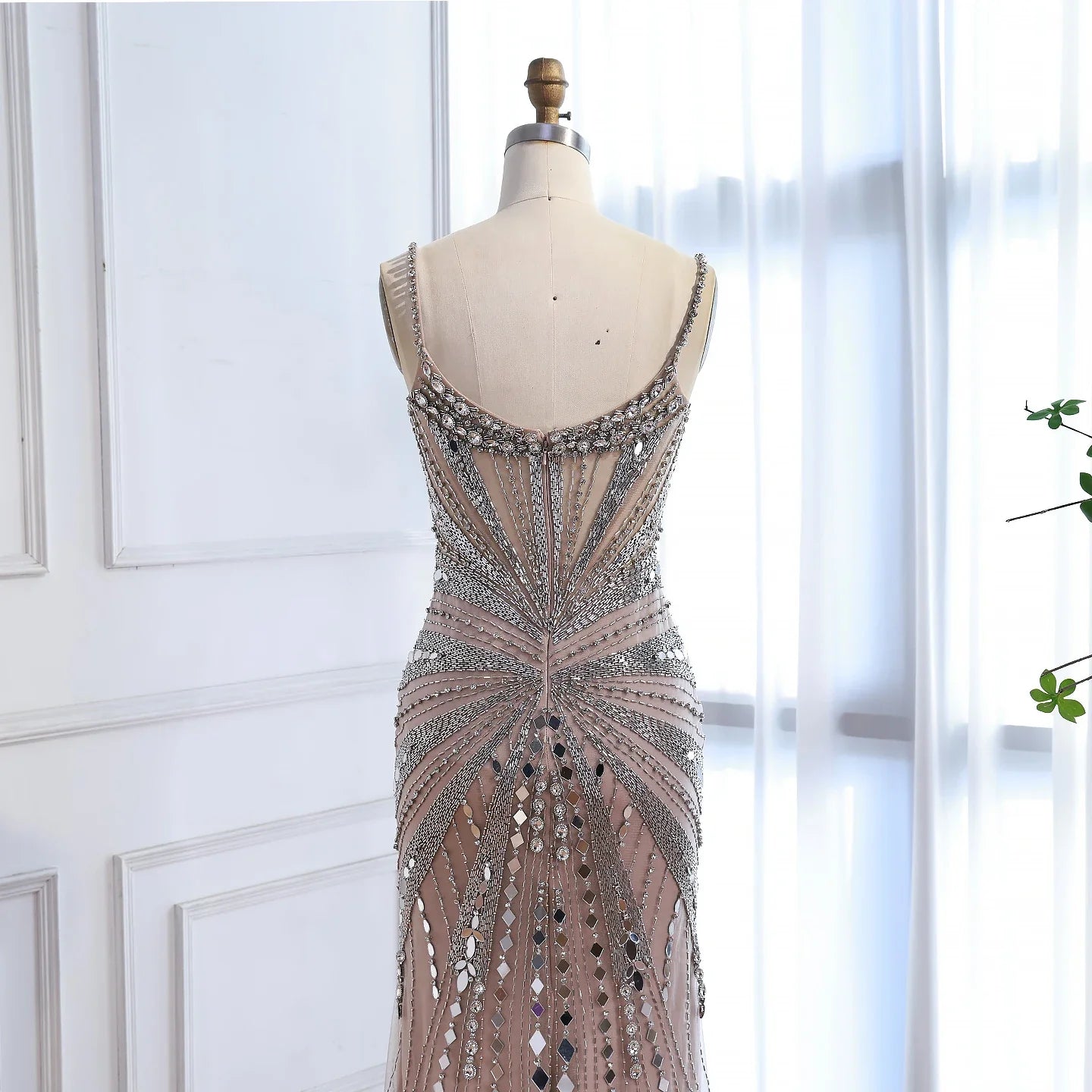 Luxuriöses, nudefarbenes Meerjungfrauen-Abendkleid mit Korsett und Perlenbesatz LA72803A