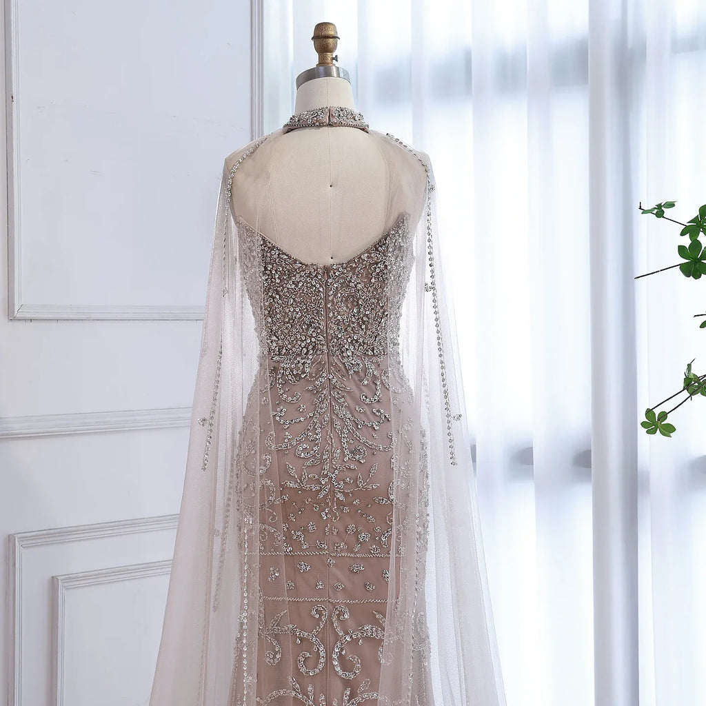 Luxuriöses, sexy Abendkleid mit Schlitz und Cape, Nude LA73339