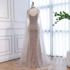 Luxuriöses, sexy Abendkleid mit Schlitz und Cape, Nude LA73339