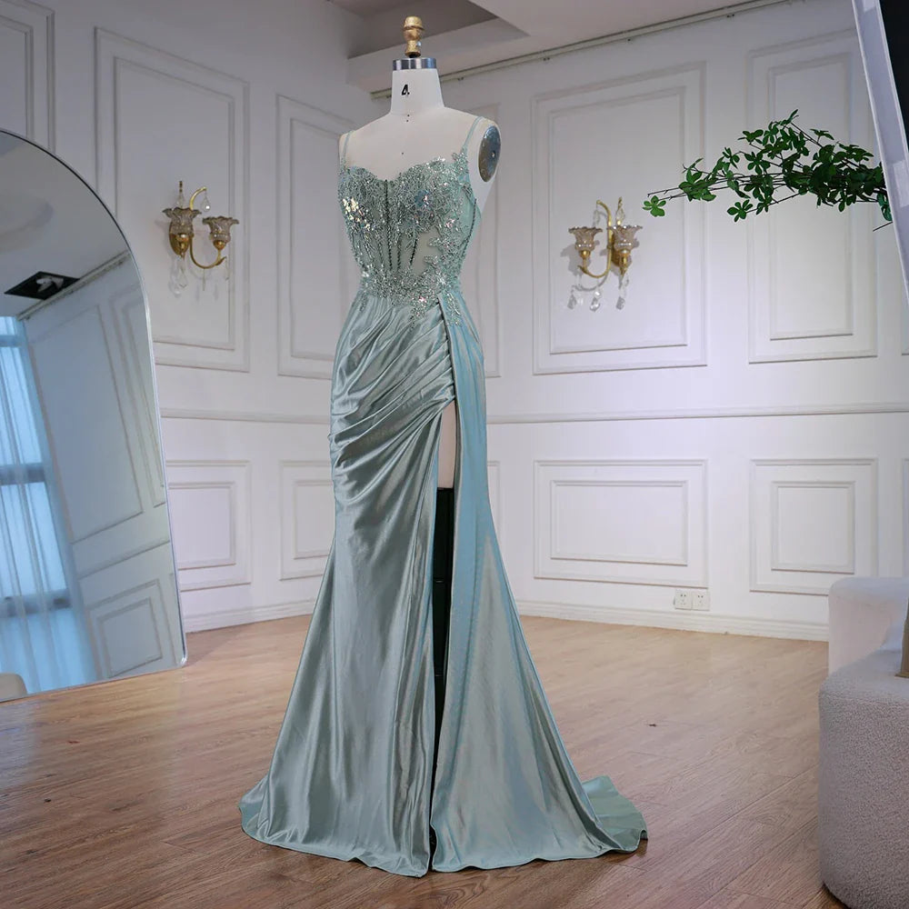 Luxuriöses mintgrünes Satin-Abendkleid mit Perlenbesatz und Schlitz LA72995
