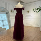 Elegantes weinrotes schulterfreies Abendkleid aus Spitze mit Applikationen LA73010