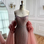 Luxuriöses rosafarbenes, perlenbesetztes Meerjungfrauen-Abendkleid im arabischen Stil mit Cape LA73019