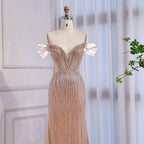 Vestido de noche de lujo color nude con hombros descubiertos y borlas y cuentas LA72854A