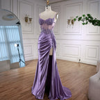 Luxuriöses mintgrünes Satin-Abendkleid mit Perlenbesatz und Schlitz LA72995