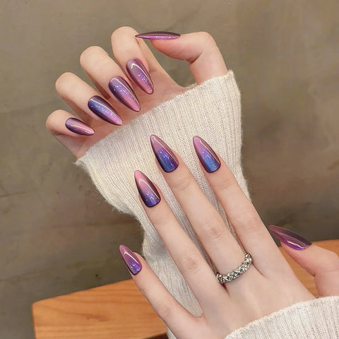 10 Stück glänzende Katzenaugen-Pressnägel in Nude-Lila-Farbe, tragbar, mandelförmig, handgefertigt, künstliche Nägel, tägliche Party-Maniküre für Frauen 