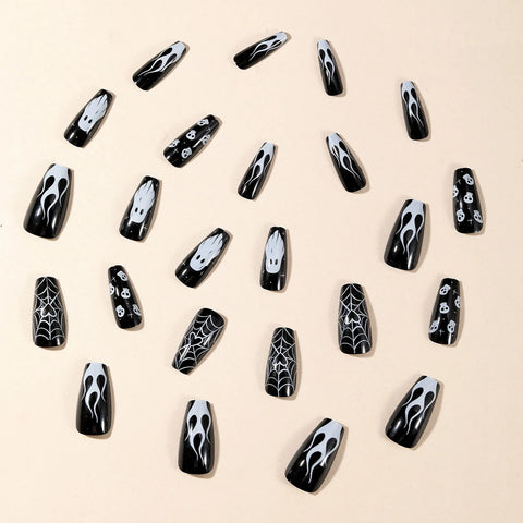 24 uñas postizas de calavera fantasma blanca para Halloween, uñas postizas de ataúd de longitud media en negro brillante, uñas postizas de telaraña negra con forma de corazón. 