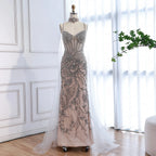 Luxuriöses Abendkleid, grau, perlenbesetzt, mit Cape, Ballkleid LA73342