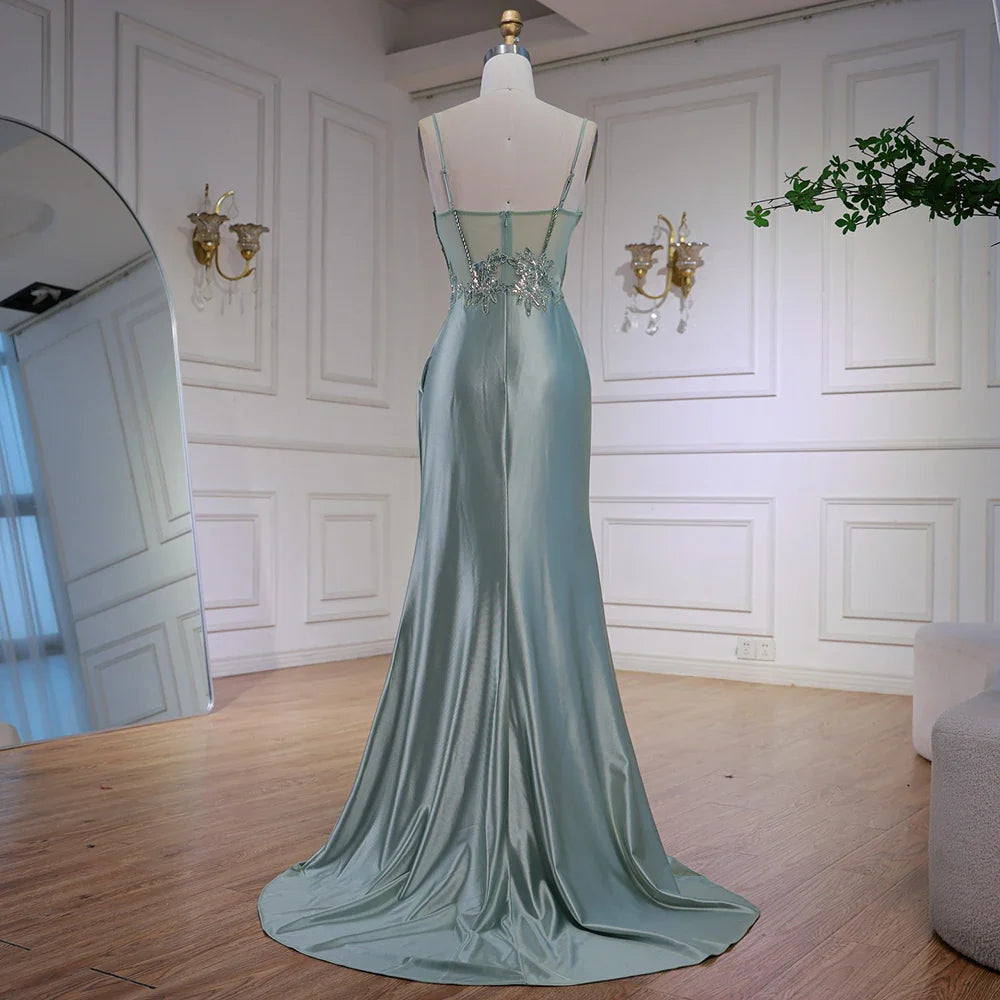 Luxuriöses mintgrünes Satin-Abendkleid mit Perlenbesatz und Schlitz LA72995