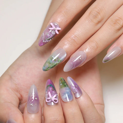 24 uñas postizas de almendra moradas claras con lazos pequeños y decoración de perlas, uñas postizas desmontables para primavera y verano. 