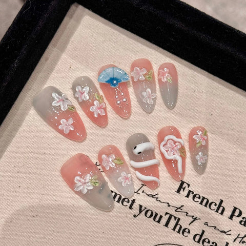 10 Stück Blush Pink Falsche Nagelflicken Handgemachte Mandelpresse auf Nägeln mit 3D Schlangenpfirsichblumendekor Koreanischer Stil Gefälschte Nagelkunst 