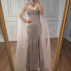 Luxuriöses, sexy Abendkleid mit Schlitz und Cape, Nude LA73339