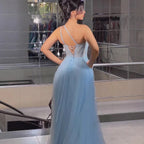 Serene Hill blaues A-Linien-Abendkleid mit Spaghettiträgern und One-Shoulder-Schnitt, Modell 2025, LA72589 