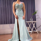 Elegantes marineblaues Satin-Abendkleid mit Spitze, Perlenbesatz und Schlitz LA73003