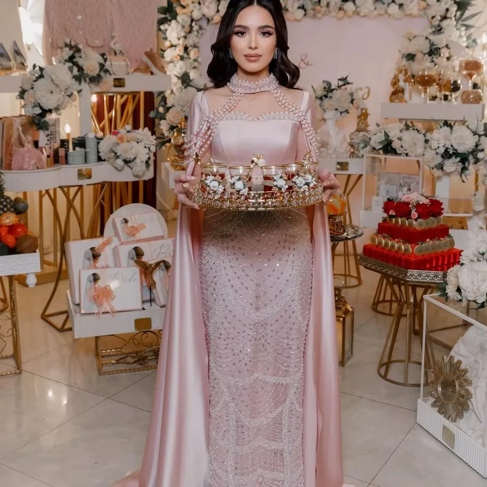 Luxuriöses rosa Abendkleid mit arabischen Perlen und Cape LA73051