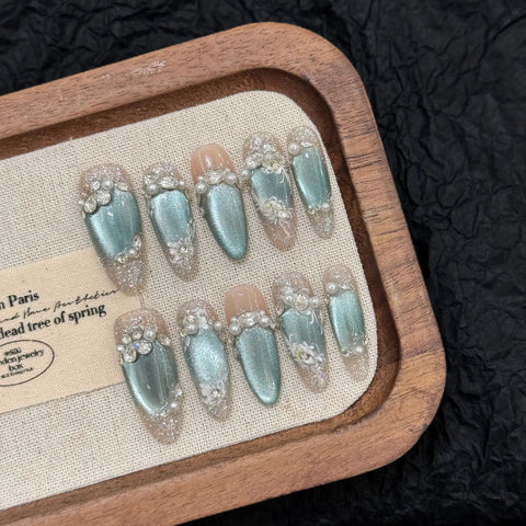 10 Stück leichte, luxuriöse, handgefertigte künstliche Nägel, glänzendes blaues Katzenauge, Mandel-Faltnägel, Perlen-Diamant-Flash-Silberpulver, zum Aufdrücken des Nagels 