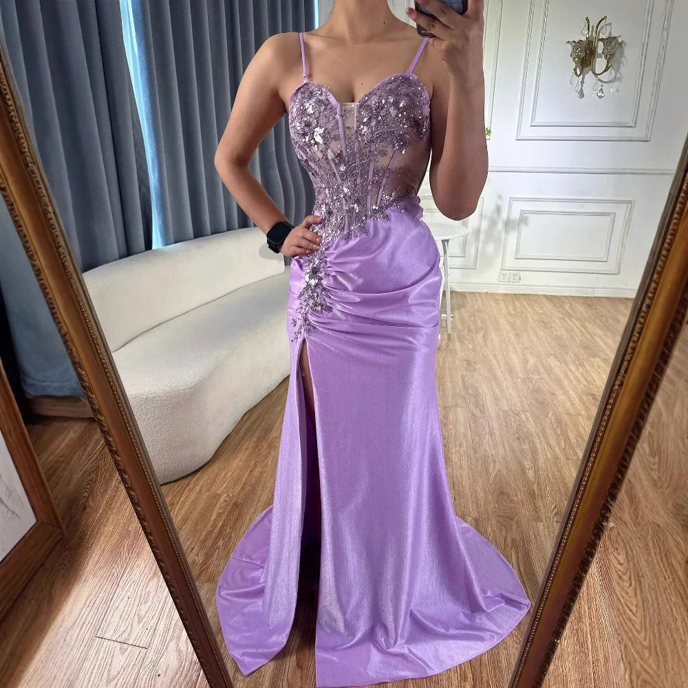 Elegantes marineblaues Satin-Abendkleid mit Spitze, Perlenbesatz und Schlitz LA73003