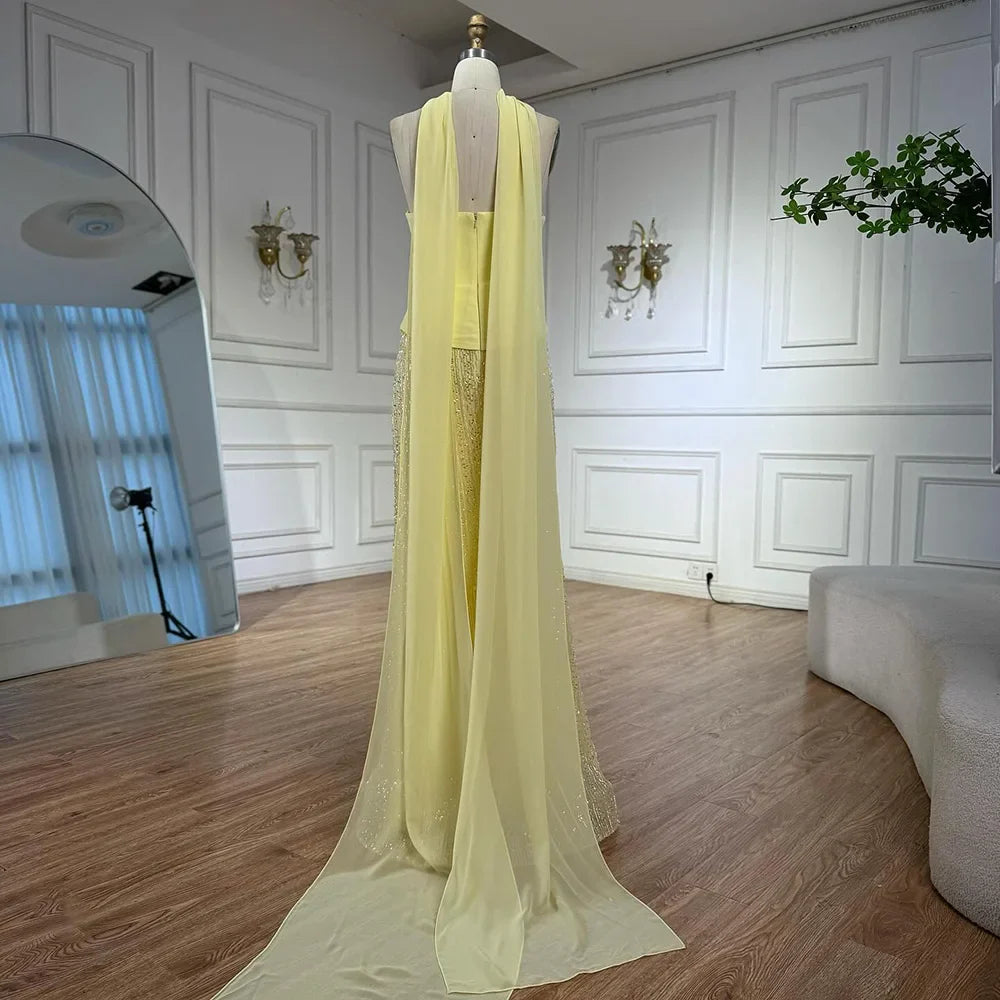 Luxuriöses gelbes Chiffon-Meerjungfrauen-Abendkleid mit Cape LA73007