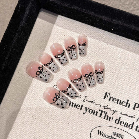 10 uñas postizas cuadradas cortas, hechas a mano, en rosa rubor, estilo francés, con encaje, ondas y lazos. 