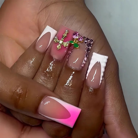 24 uñas postizas negras brillantes para chicas con estilo picante, con brillantes diamantes de imitación, estilo francés, uñas cruzadas a presión, uñas de ataúd de longitud media. 