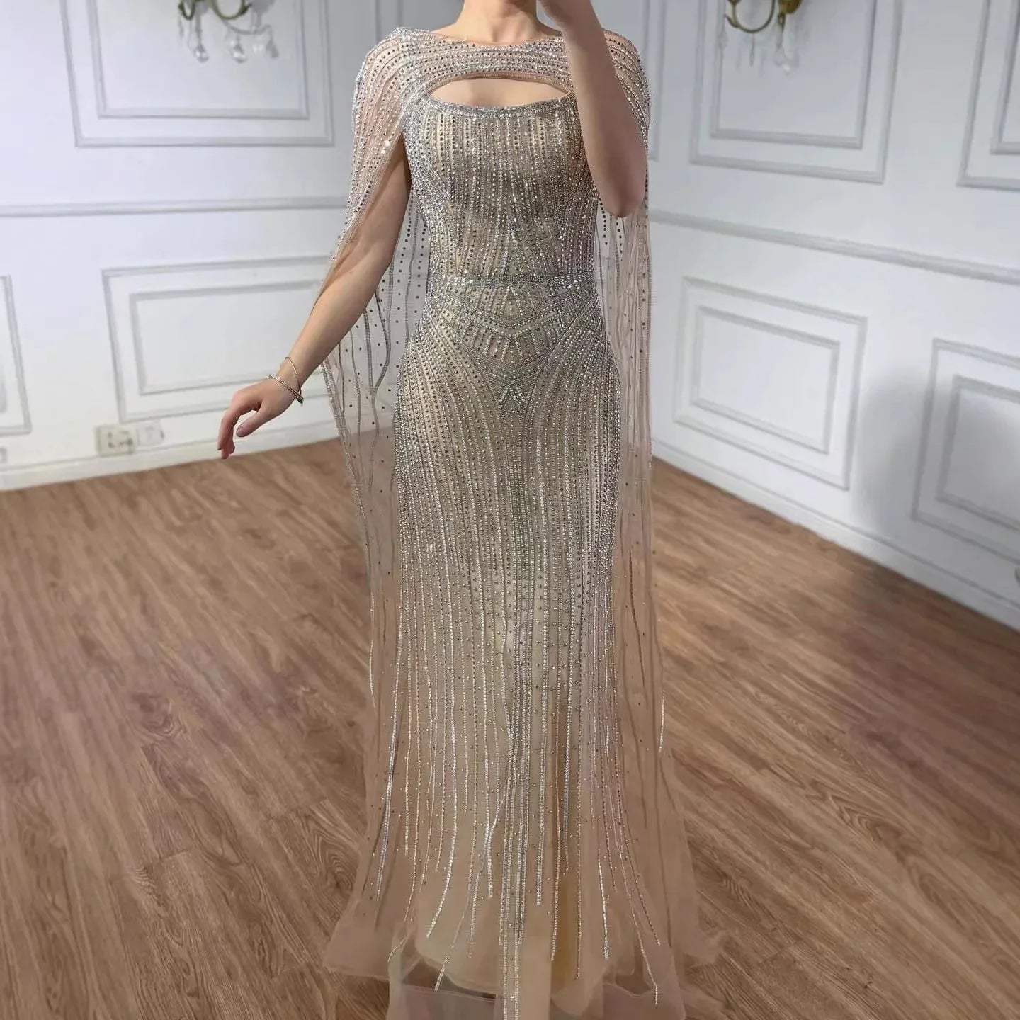 Luxuriöses blaues Diamant-Abendkleid mit Cape LA73426
