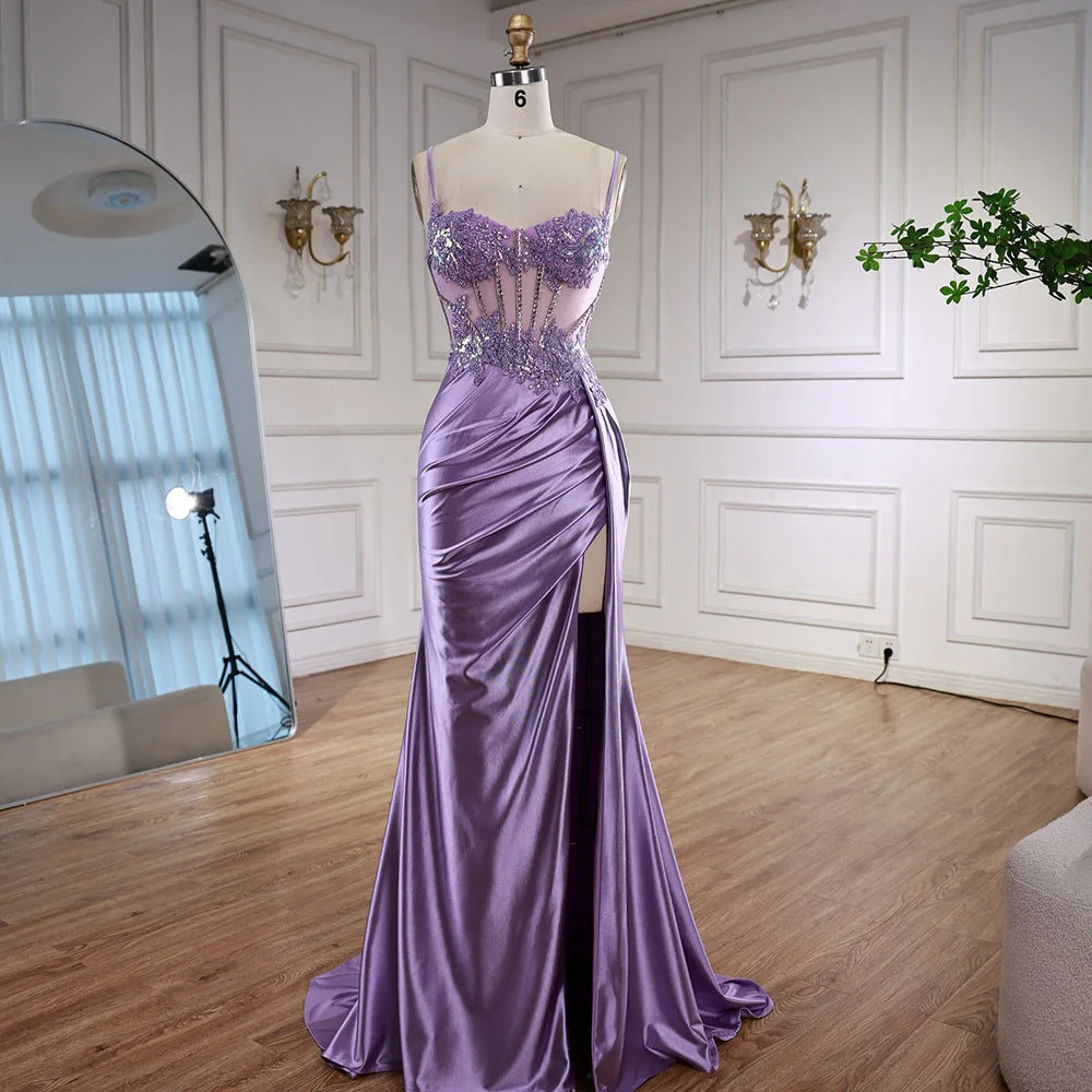 Luxuriöses mintgrünes Satin-Abendkleid mit Perlenbesatz und Schlitz LA72995