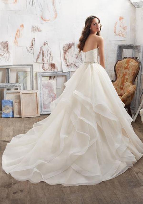 A-Linien-Brautkleid mit herzförmigem Ausschnitt, trägerlos, Rüschen und Perlenbesatz 