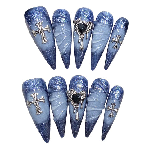10 Stück Flash Blue Press On Nails Handgemachte lange Stiletto-Faltnägel mit Metallherz 3D-Wasserwellen-Designs Gefälschte Nagelkunst 