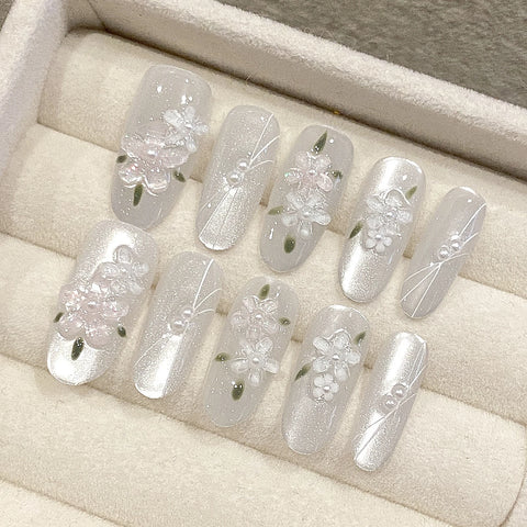 10 uñas postizas hechas a mano con diseños florales 3D de colores, brillantes, cortas, cuadradas, para verano. 