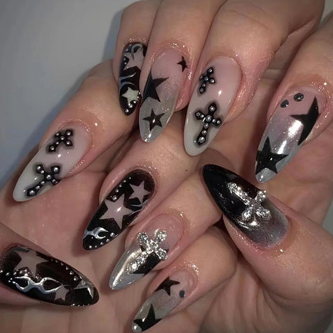24 uñas postizas negras brillantes para chicas con estilo picante, con brillantes diamantes de imitación, estilo francés, uñas cruzadas a presión, uñas de ataúd de longitud media. 