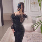 Luxuriöses, grünes Abendkleid mit langen Ärmeln, Federn und Perlenbesatz aus Dubai LA72553