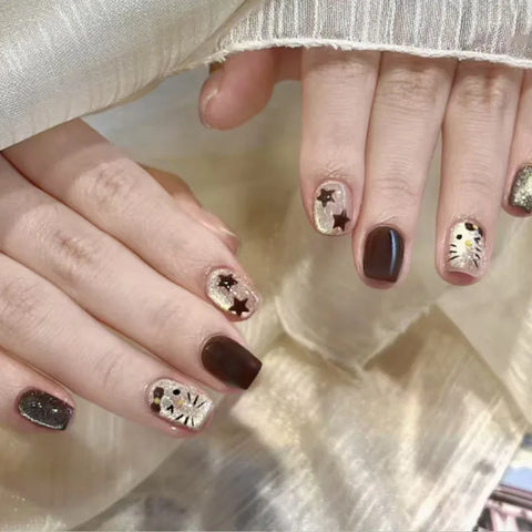 24 uñas postizas cortas de ballet con estampado de leopardo Y2K, estilo francés, borde negro, diseño de gato genial, con diamantes brillantes. 