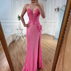 Luxuriöses, pinkfarbenes Meerjungfrauen-Abendkleid mit Federn und Perlenbesatz sowie Schlitz LA72987