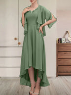 A-Linien-Kleid aus Chiffon mit V-Ausschnitt, asymmetrischem Muster und Perlen- und Paillettenbesatz für die Mutter der Braut