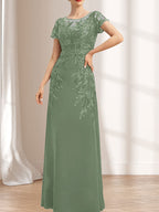 Etuikleid/Säulenkleid mit Illusion-Ausschnitt, bodenlang, aus Chiffon und Spitze mit Pailletten für die Mutter der Braut
