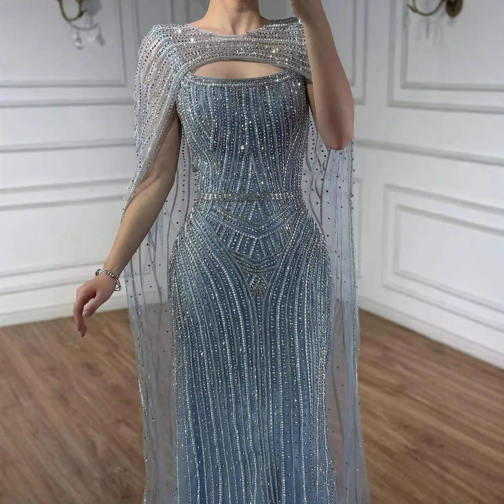 Luxuriöses blaues Diamant-Abendkleid mit Cape LA73426
